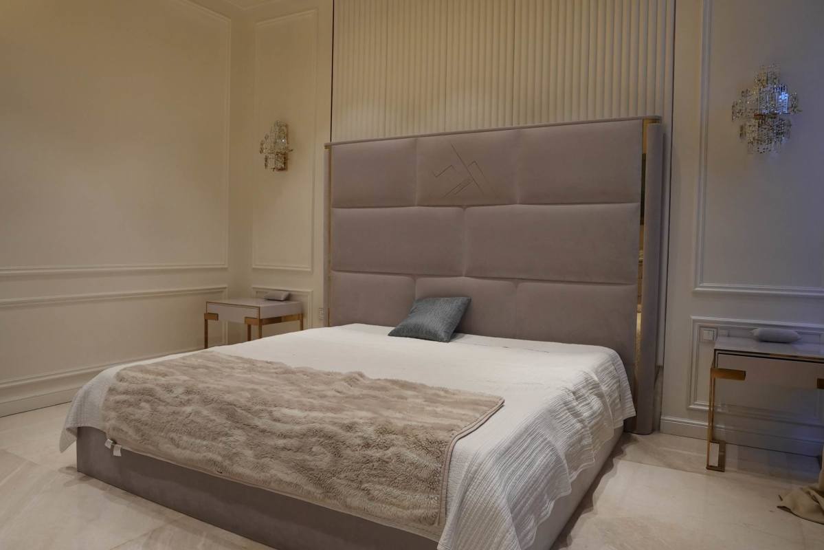 State-of-the-art kitchen with marble countertops and premium appliances in Ocean Reef penthouse Panama City