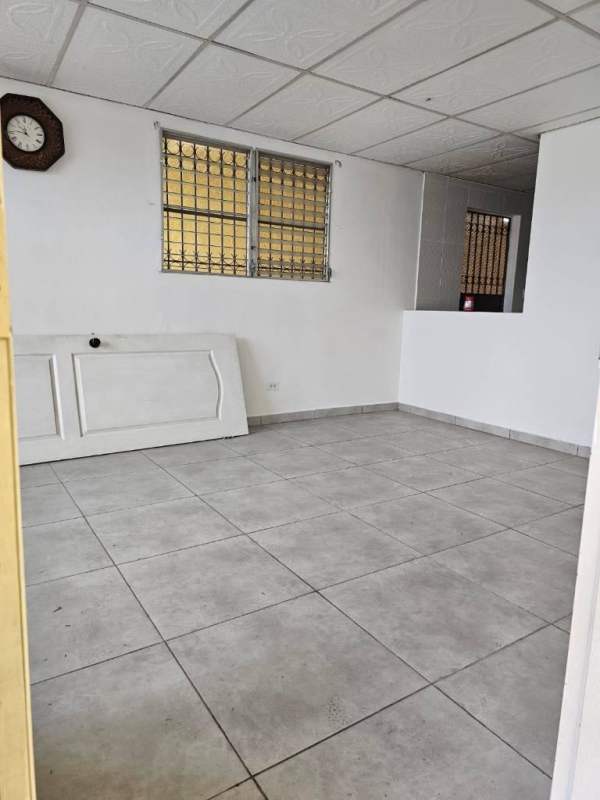 Covered terrace and small patio area with security wall San Antonio Camino Real Panama