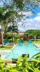 Modern tiled bathroom with walk-in shower PH River Valley Panama Pacifico
