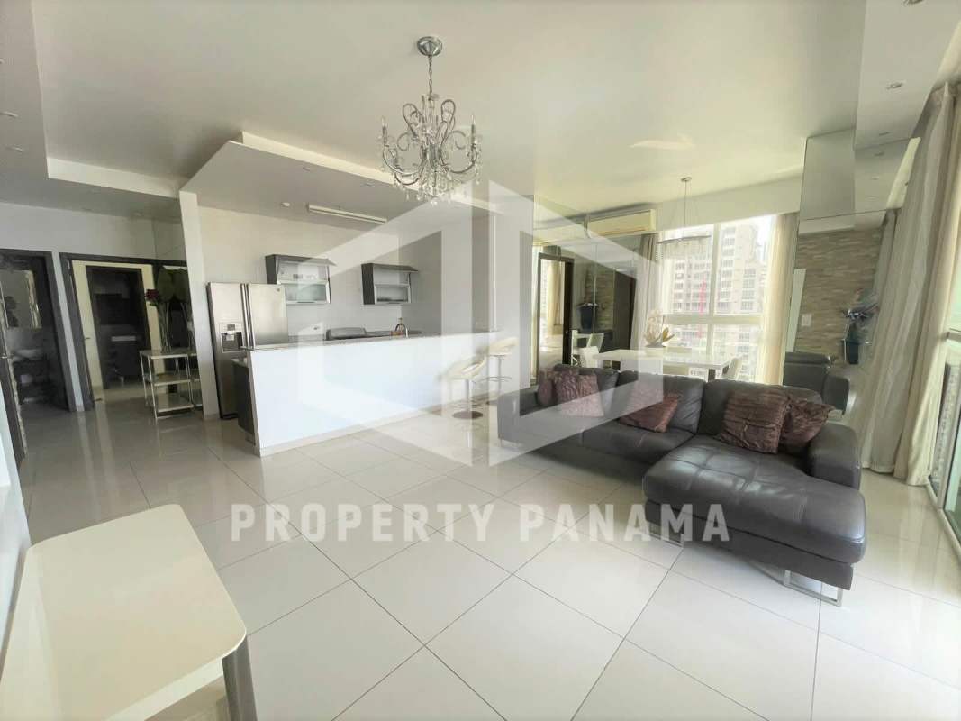 Family friendly outdoor pool and playground area at PH Quadrat San Francisco Panama