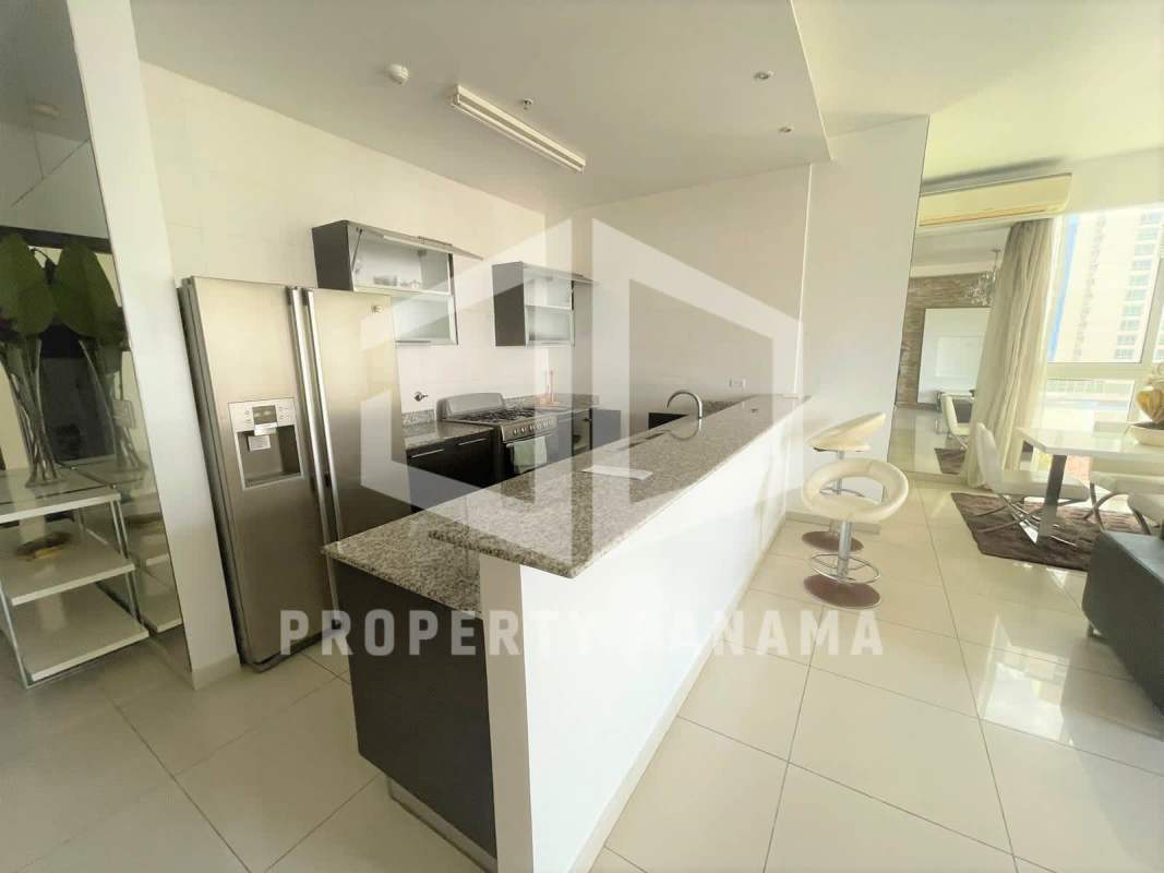 Spacious living room with skyline view at PH Quadrat Panama