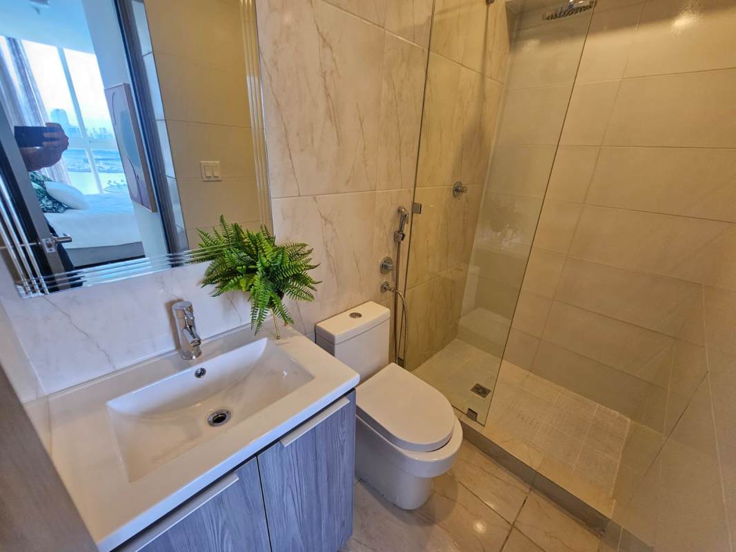 Luxury 1BR Apartment with Ocean Views in The Sands Avenida Balboa