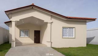 Single-family House for Sale in Chitré - 2 bedrooms