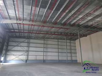 Large industrial warehouse building with loading docks in David Chiriquí Panama for rent