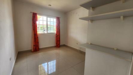 Covered terrace and fenced yard in Palma Real Costa Oeste Panama