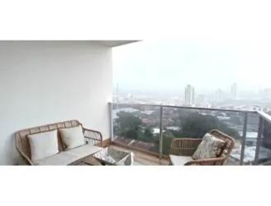 Modern 2BR Apartment with Balcony in PH Carreras Tower El Cangrejo