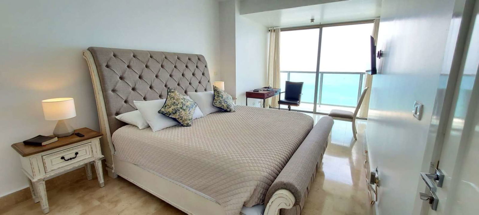 Spacious modern bathroom with double sink, glass shower at PH Yoo Panama