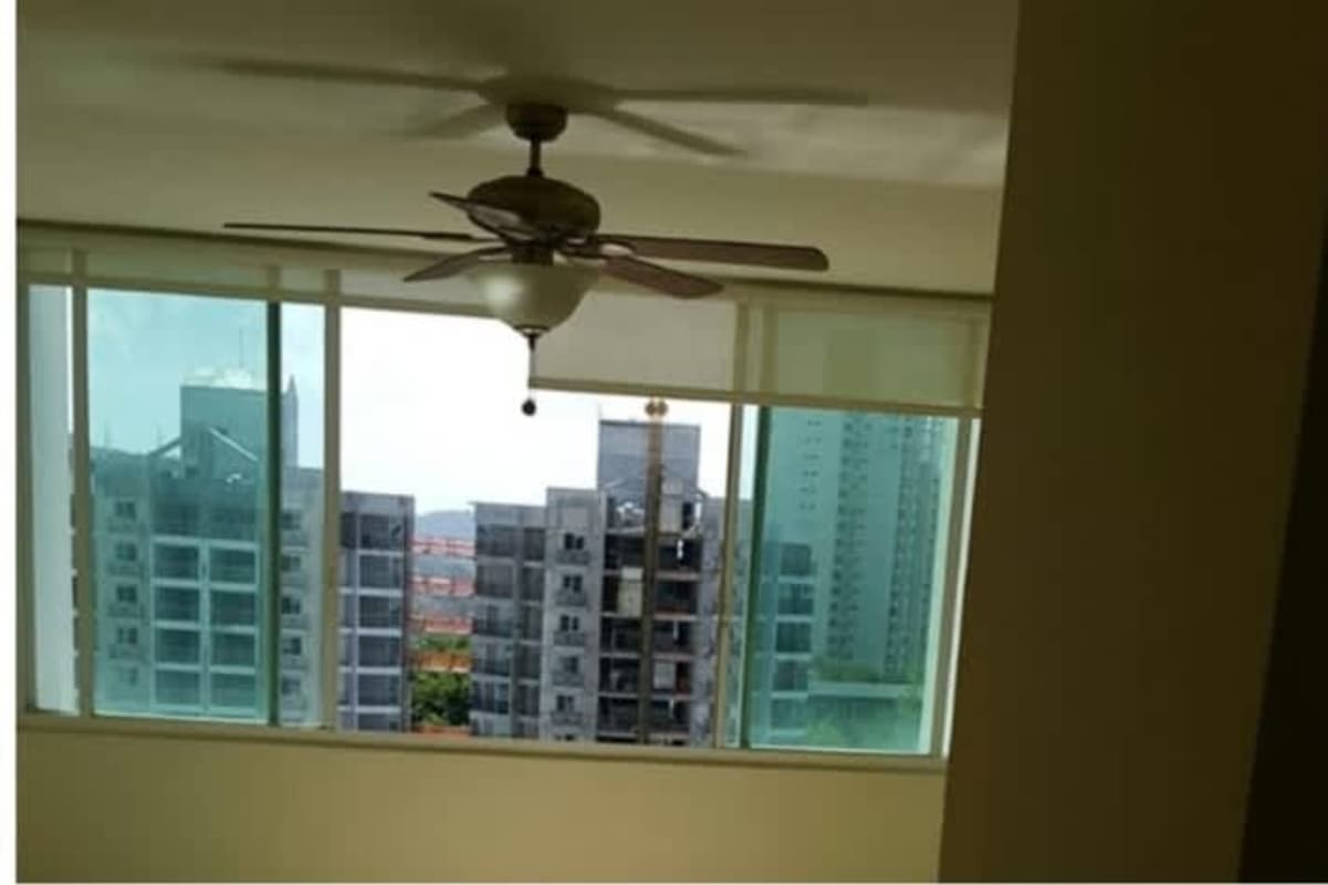 Bright living area with ceiling fan and windows PH Vivendi Towers Plaza Edison Panama