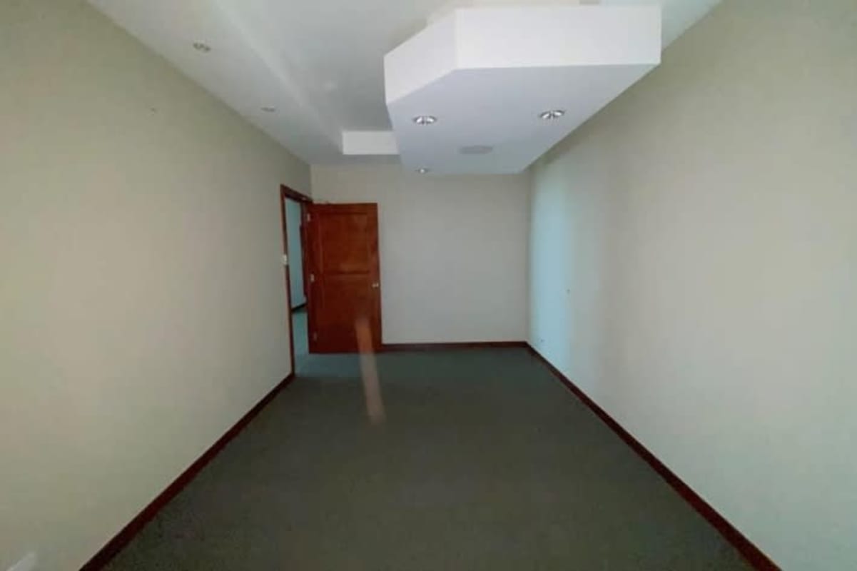Empty unfurnished office with drop ceilings PH ADR Obarrio Panama