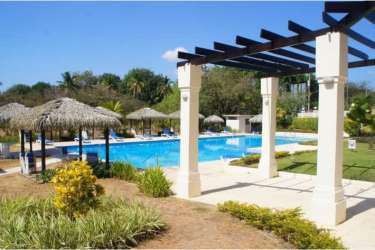 Contemporary dining room with breakfast bar, modern finishes in beachfront condo PH Coronado Golf Panama