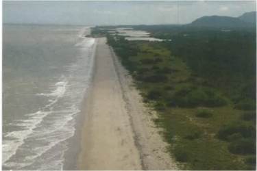 Large beachfront plot with blue ocean border and mountain views at Punta Chame Panama