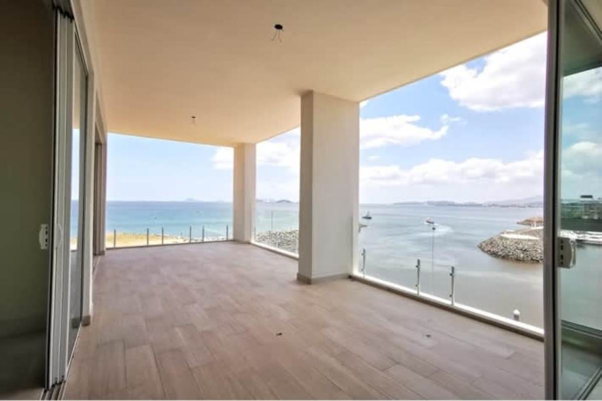 Italian kitchen with quartz island and ocean views PH Waterfront 21 Ocean Reef luxury condo Panama City