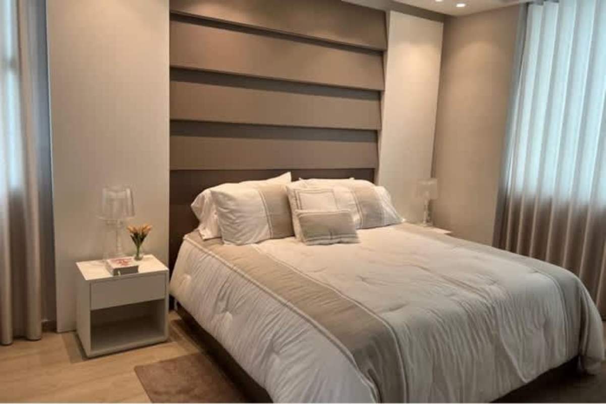 Rooftop infinity swimming pool with city skyline and ocean panorama at PH Maui Panama