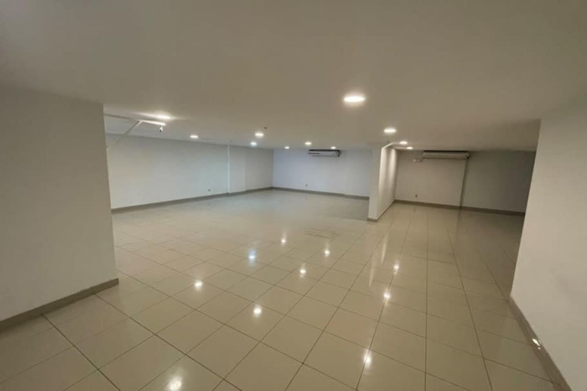Large empty tiled commercial or multi-use room PH Santa Elena Tower Parque Lefevre Panama