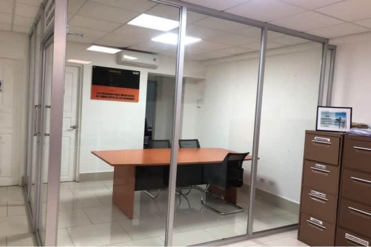 Glass enclosed commercial meeting room in PH El Cangrejo commercial plaza Panama City