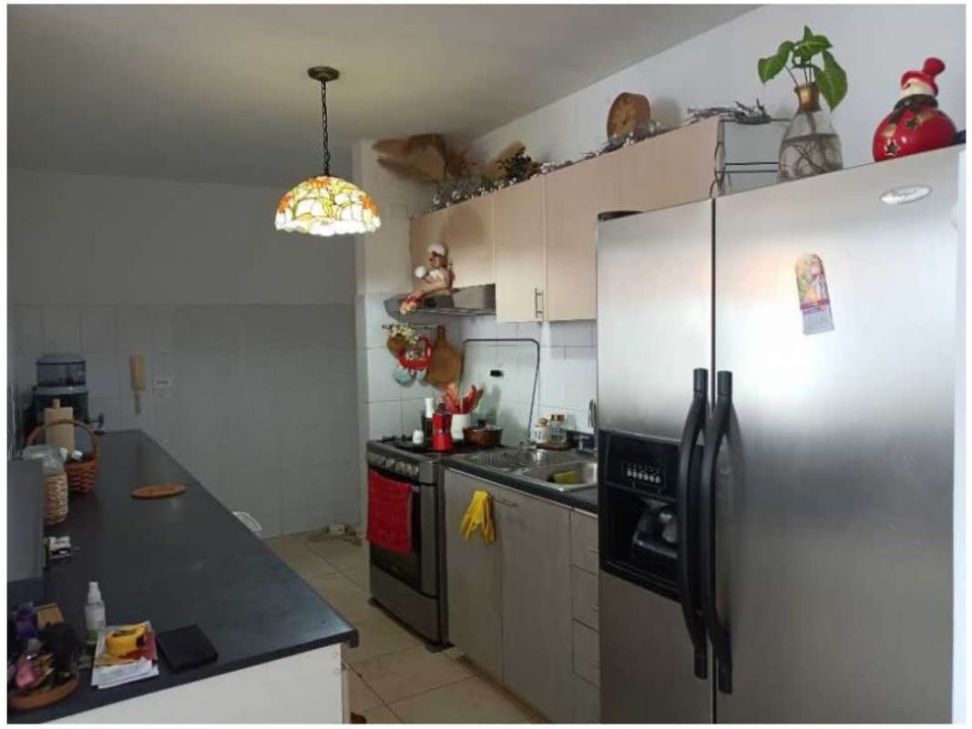 Second bedroom with closet, ceiling fan and window PH RIM Tower 12 de Octubre Panama