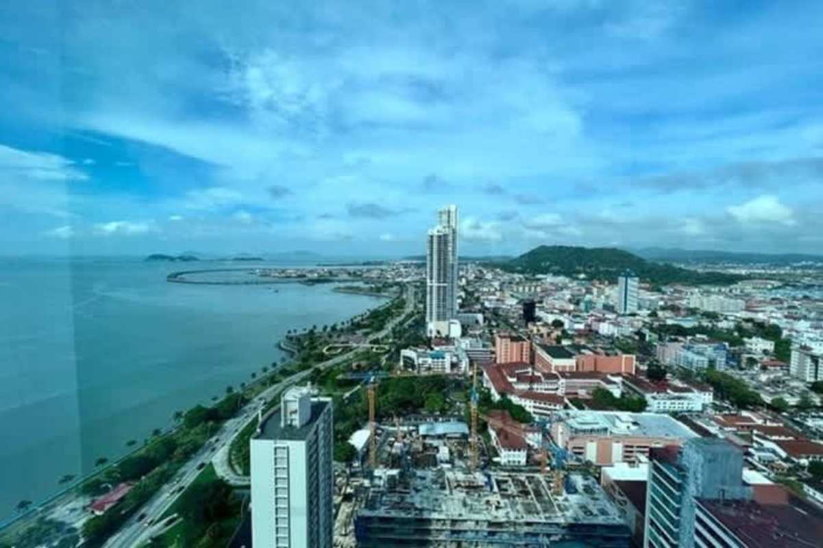 Aerial view of Avenida Balboa, Pacific Ocean, and city skyline from PH BICSA apartment Panama