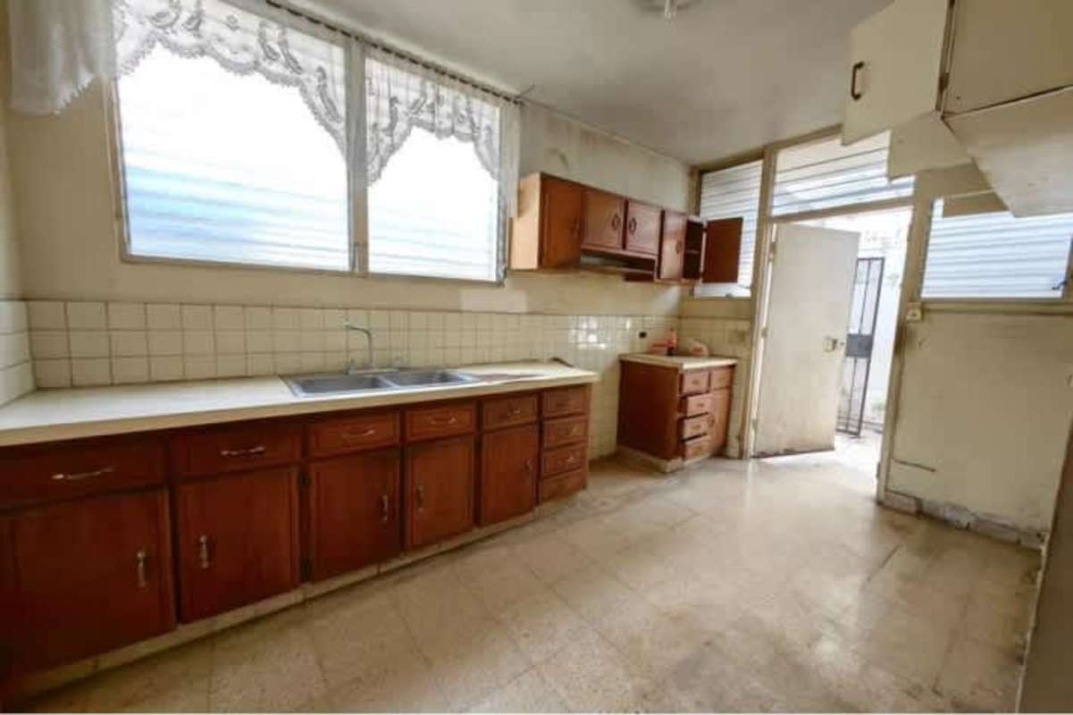 Large upper-level terrace overlooking Coco del Mar street Panama