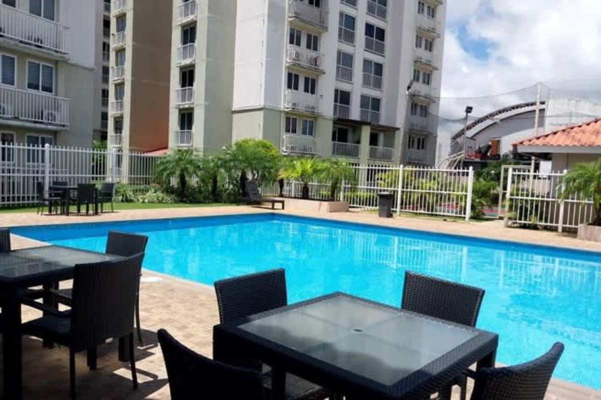 Pool and landscaped surroundings in modern gated PH Versalles Panama