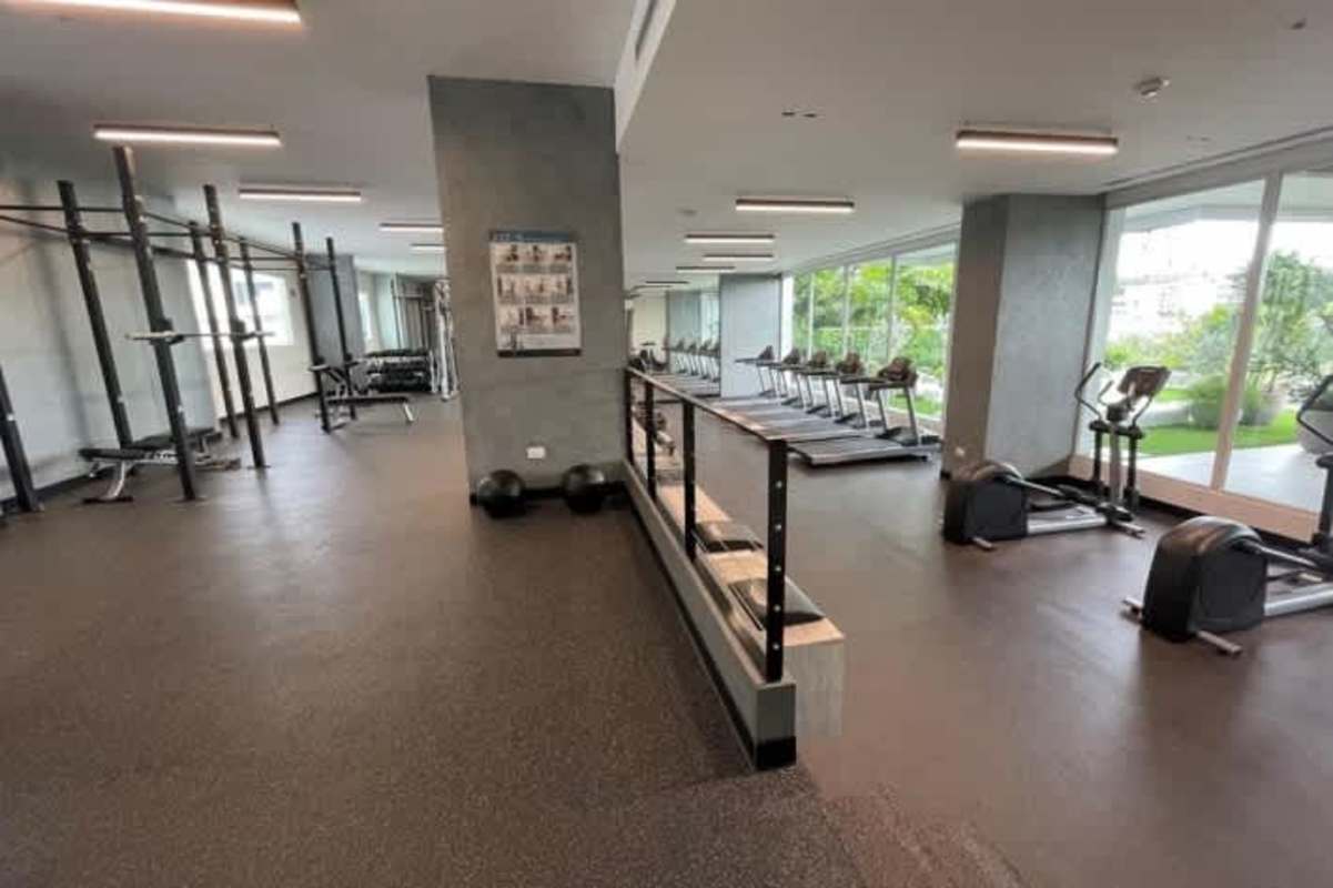 High-rise rooftop infinity pool with skyline views PH El Cangrejo El Cangrejo Panama City