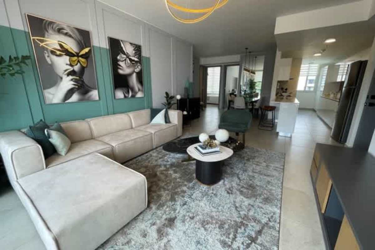 Shared kitchen space with island, dining seating at PH El Cangrejo Panama