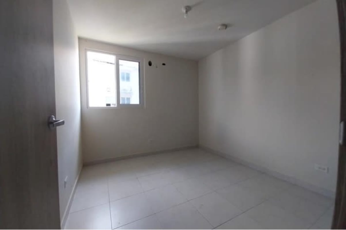 Bathroom with vanity sink and walk-in shower PH Versalles II Panama