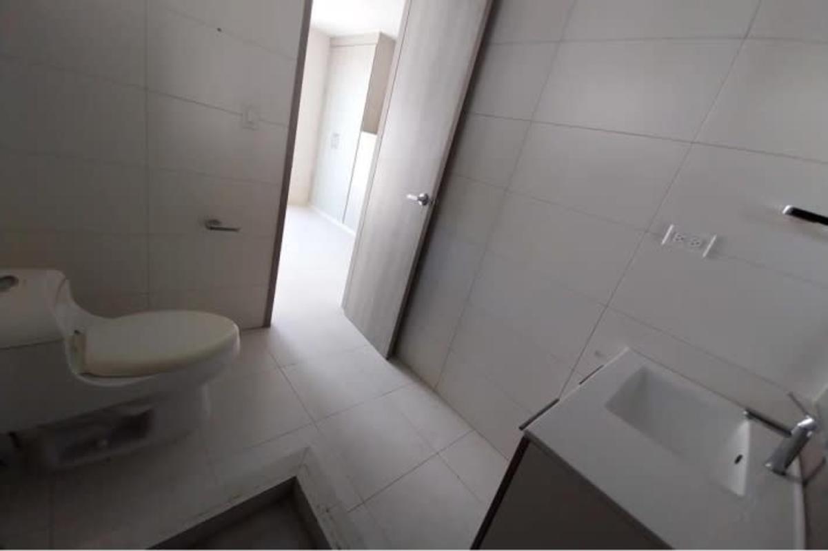 Spacious master bedroom with closet window and ensuite bathroom in PH Versalles II Panama