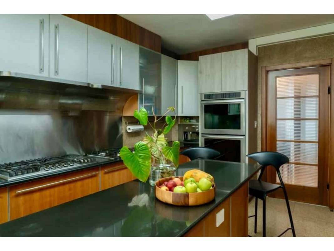 Large dining space overlooking the ocean in PH Ocean View Punta Paitilla Panama