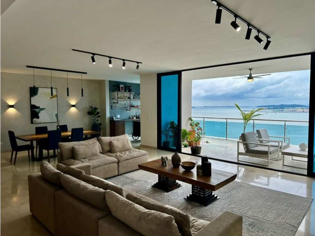 Spacious open plan living with access to terraces and ocean views PH Aqualina Punta Pacifica