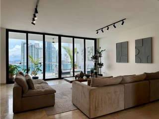 Apartment for Sale in San Francisco - 3 bedrooms