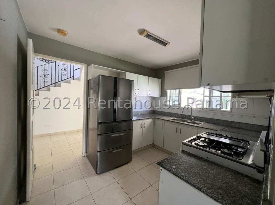 Large tiled terrace with bar ideal for entertaining PH Villa de las Azores Panama City