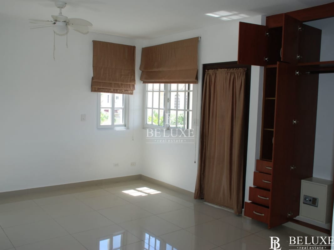 Clubhouse outdoor swimming pool community PH Villa Valencia Costa Sur Panama City