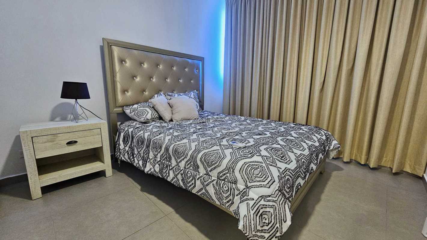 Rooftop infinity pool with skyline and bay views at PH Signature Point Panama City