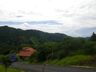 Green mountain landscape with treetops and panoramic views from Granada Altos del María Panama