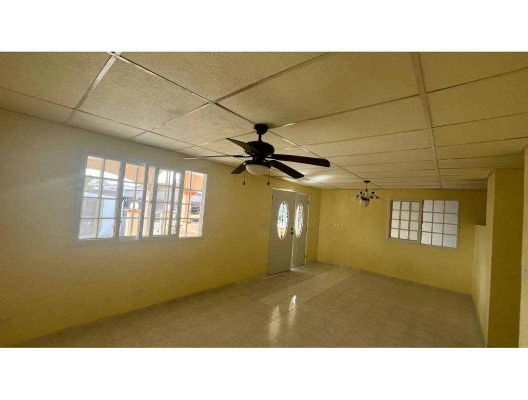 Living room tiled floor double door ceiling fan Camino Real Brisas del Golf Panama