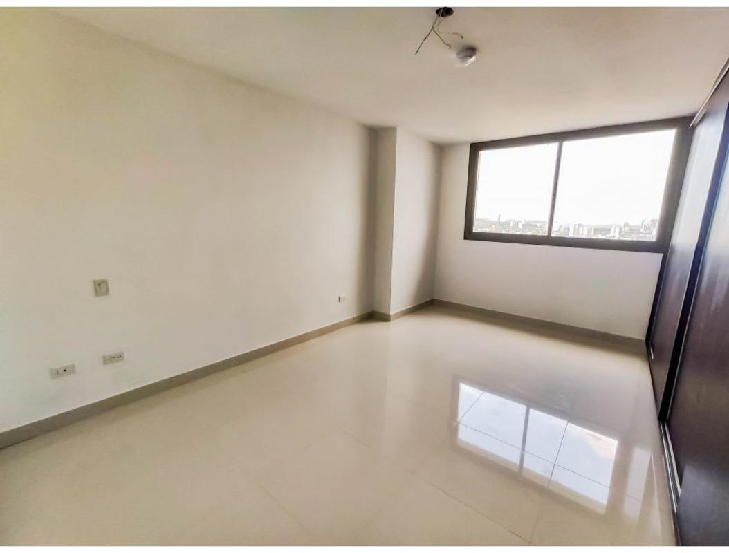 Bathroom with vessel sink, glass-enclosed shower, modern fixtures, PH Carreras El Cangrejo Panama