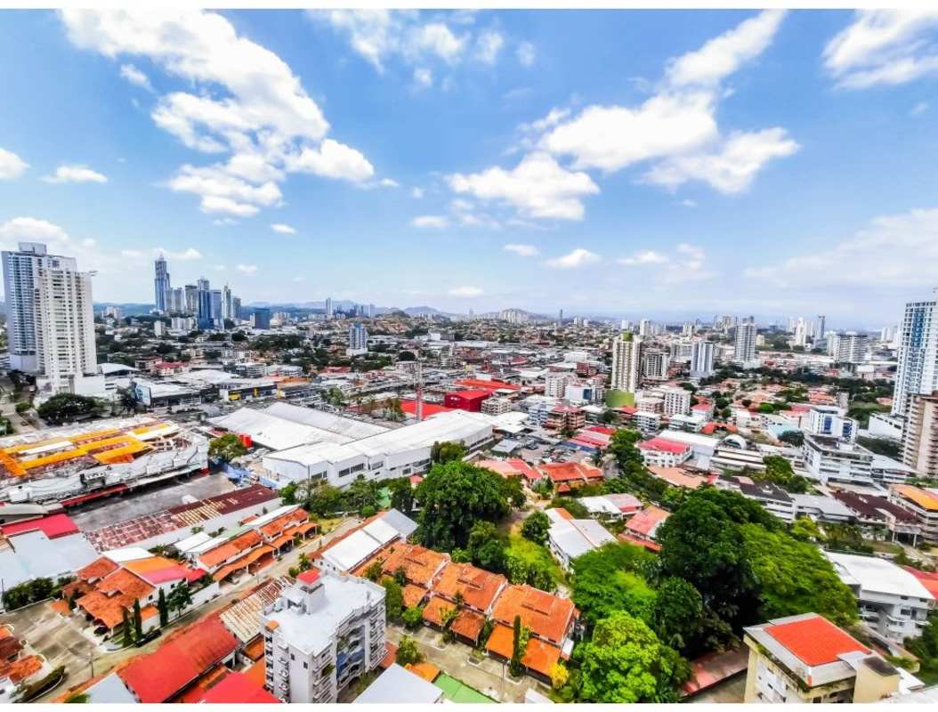 Balcony with glass railing and city views PH Carreras El Cangrejo Panama