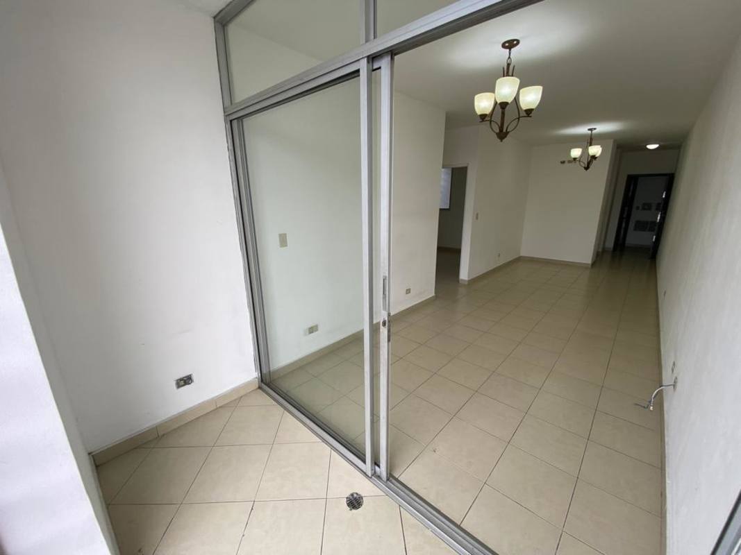 Empty bedroom with tile flooring built-in closet PH Valentina El Ingenio apartment Panama