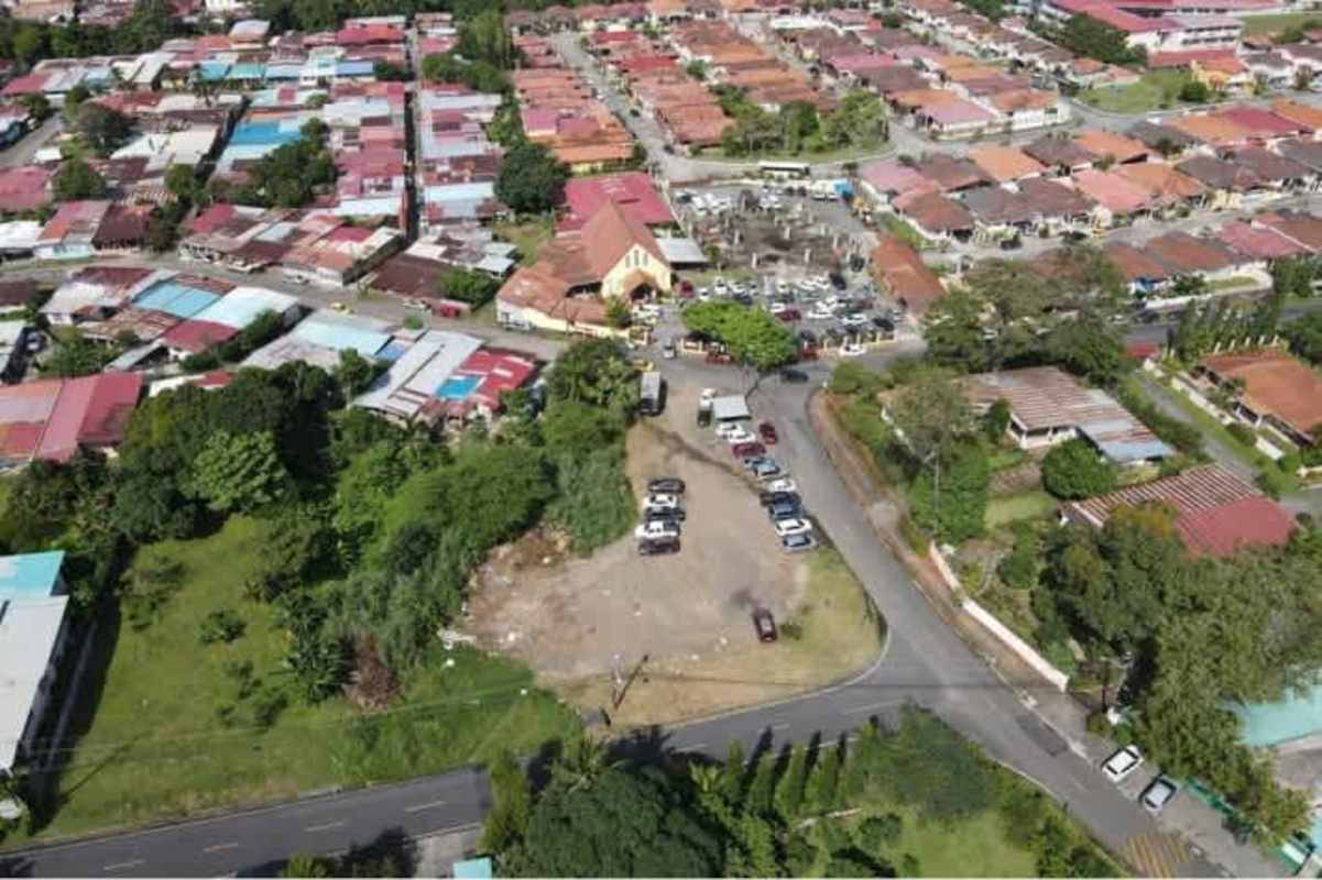 Flat residential lot in Villa Zaita Las Cumbres ready for construction Panama City