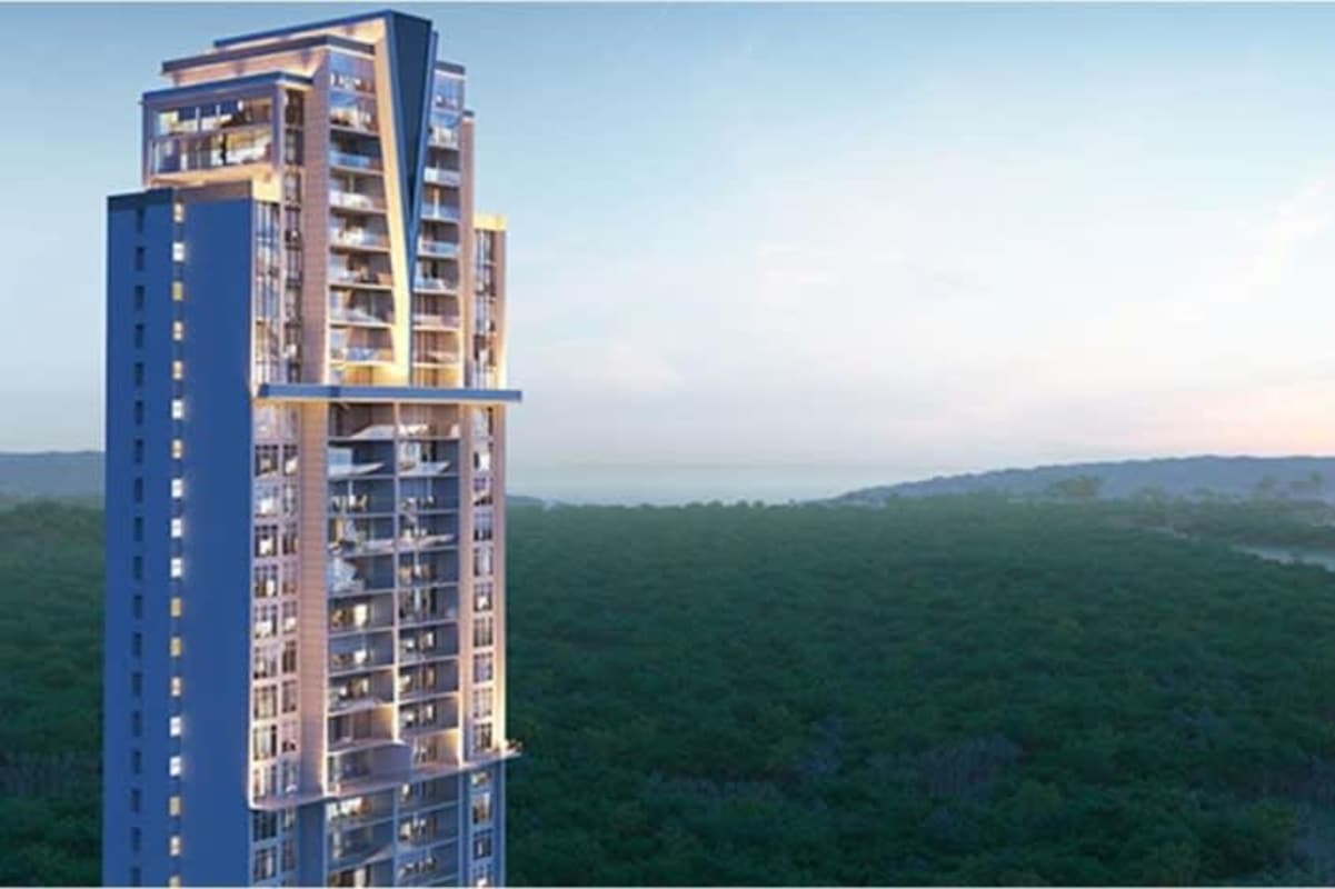 Elegant dining space with chandelier and luxury finishes in Empire Residences Santa María Panama