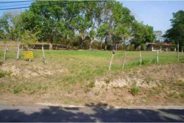 Grass and fence vacant land El Valle de los Lirios Las Uvas Panama for sale
