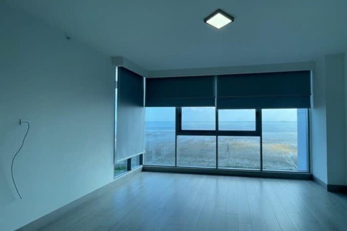 Luxury bedroom with marble floor, large window, panoramic Pacific View, PH Regalia Panama