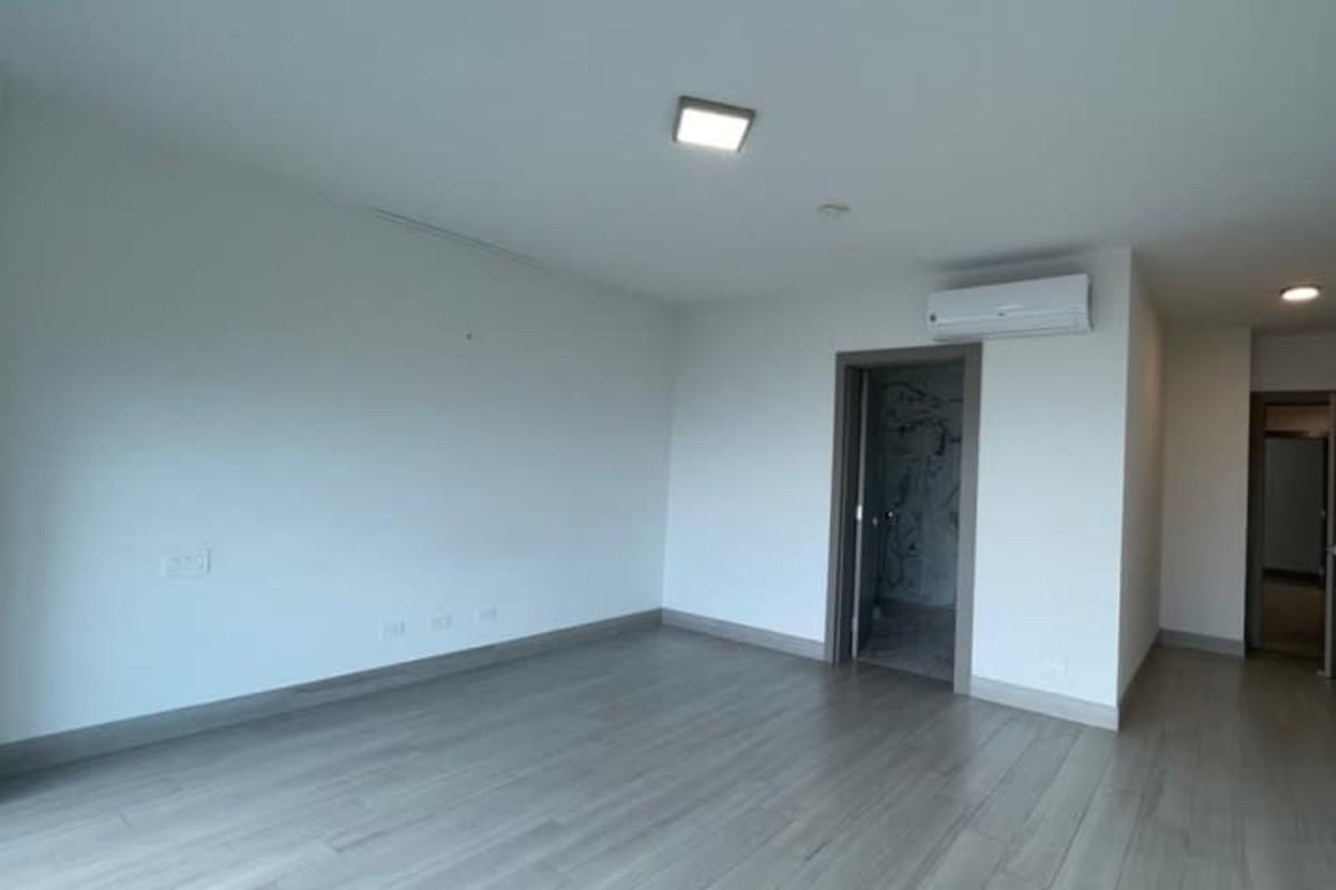 Spacious living room with marble floors and full-height panoramic glass windows, PH Regalia Panama