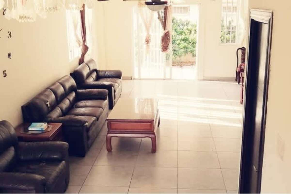 Covered terrace overlooking garden in PH Brisas Point Brisas del Golf Panama City