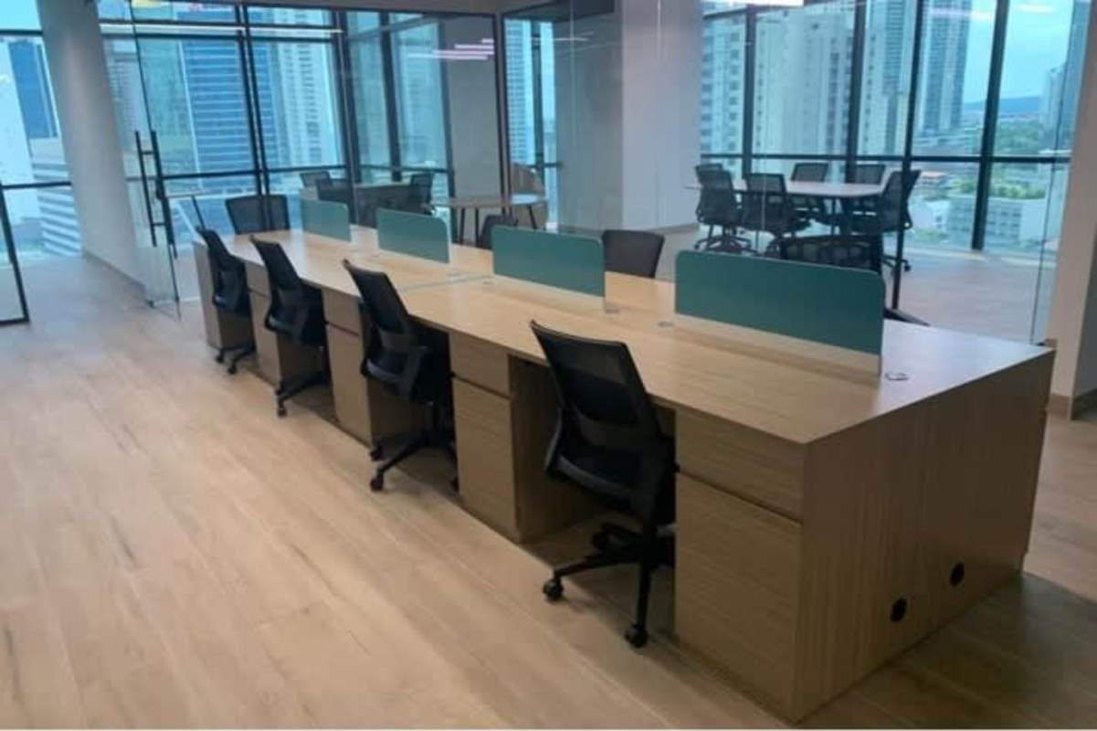 Glass-walled business meeting room with city view PH Towerbank Panama City