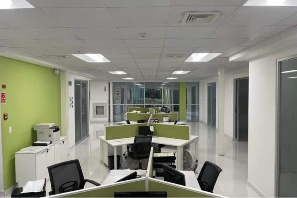Bright modular office with glass partitions and tile floors at Panama Viejo Business Center Parque Lefevre Panama