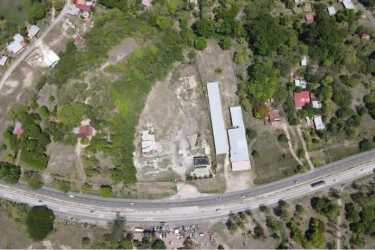 Galera warehouse and open yard on large land parcel in Penonomé Coclé