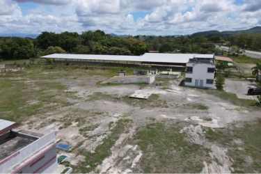 Large covered warehouse on fenced land lot El Coco Penonomé