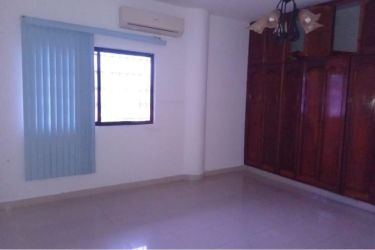 Bedroom with AC large wardrobe window with blinds tiled floor PH Montelirio Colon Panama