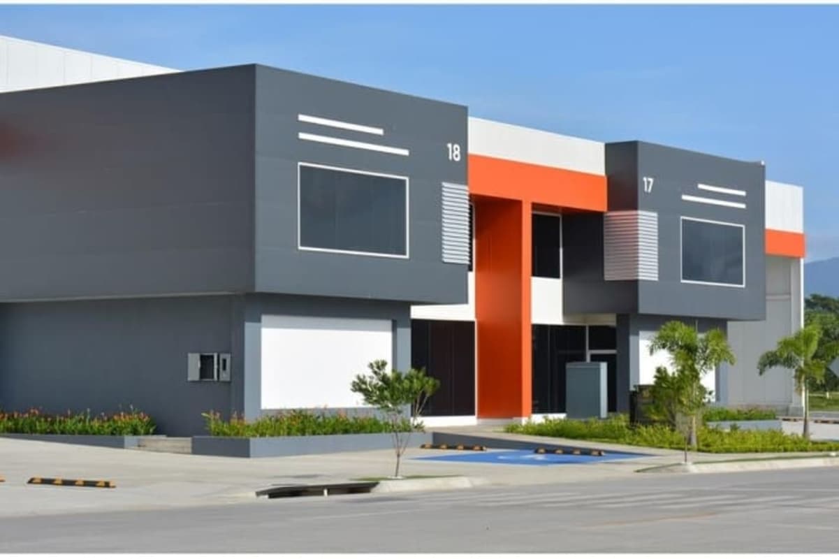 Warehouse for Rent in Panapark Free Zone 360m2